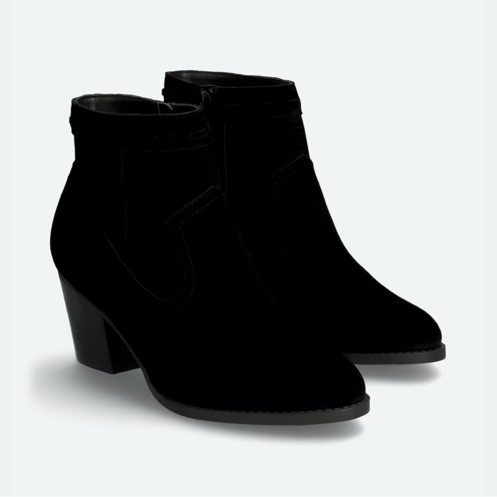 Market & Spruce Black Ankle Booties Sleek Design
